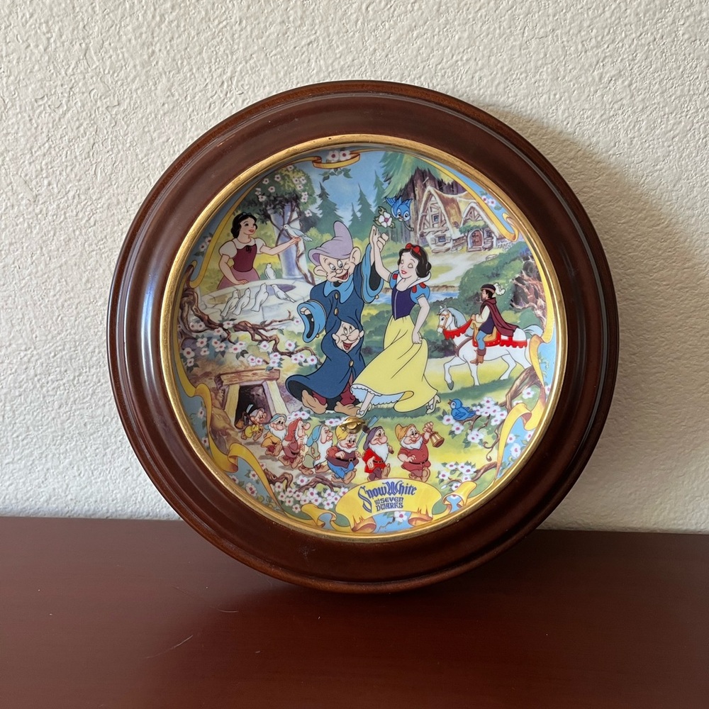 Disney "The Fairest One of All" Musical Memories Plate,